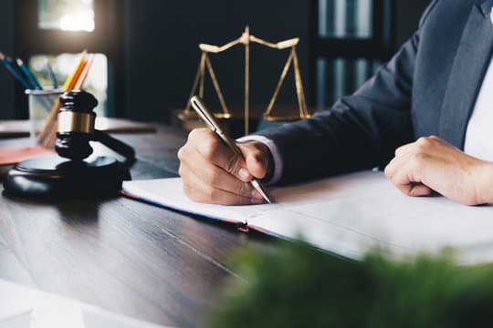 Top Courses After 12th Arts - Law